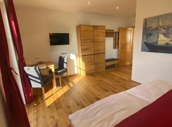 Trautenburg Stub'n بيت ريفي ليوتسشاخ